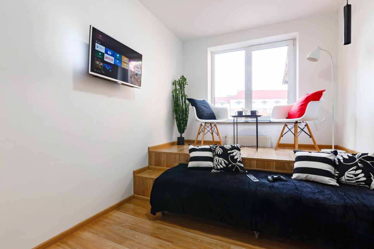 Roof Apartment *
